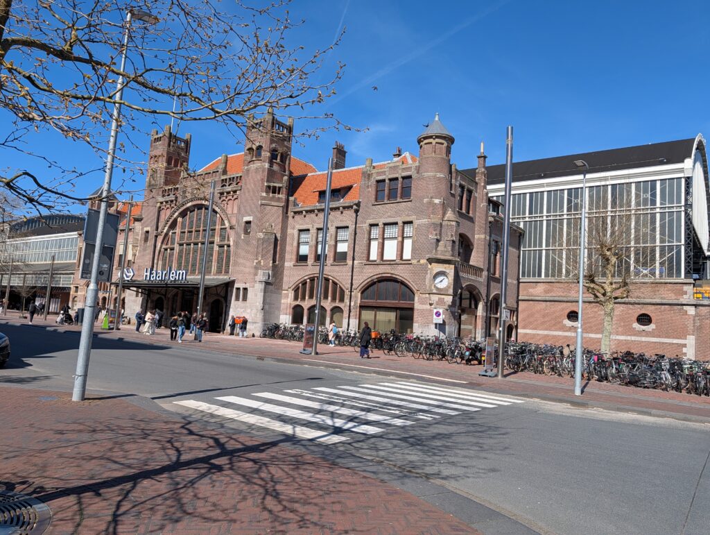 Outside view of Harlem Central Station